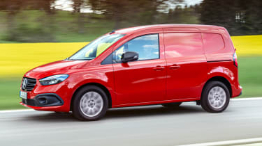 Mercedes Citan - side tracking