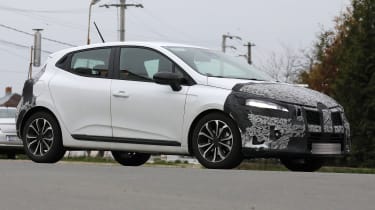 2023 Renault Clio facelift (camouflaged) - side cornering