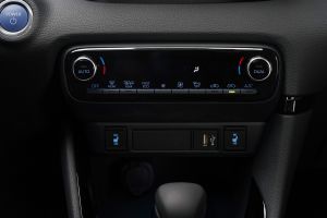 Toyota Yaris - climate control studio