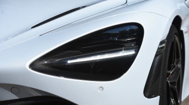 McLaren 720S - front light