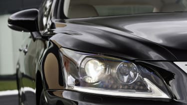 Lexus LS headlight
