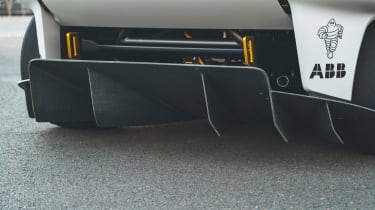Porsche Mission R concept - rear splitter