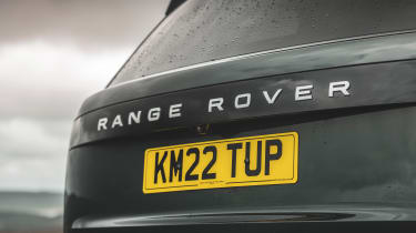Range Rover vs Bentley Bentayga - Range Rover tailgate