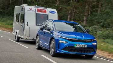 Skoda Enyaq - caravan towing driver&#039;s side tracking