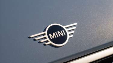 MINI Cooper Convertible - badge