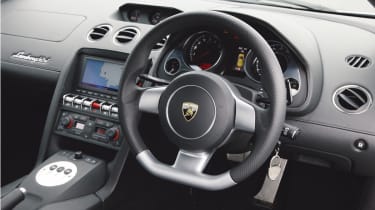 Lamborghini LP560-4 interior