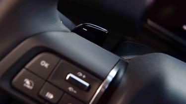 Citroen C4 X - steering wheel detail