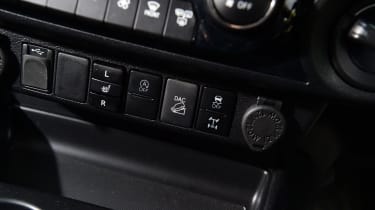 Toyota Hilux - drive select buttons