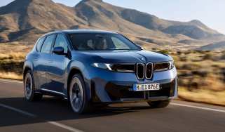 BMW iX3 40 - front tracking