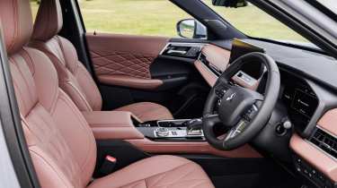 Mitsubishi Outlander PHEV - front seats