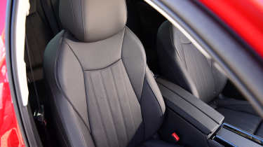 Skoda Superb - front seats