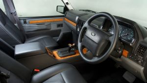 Range Rover Chieftain - interior