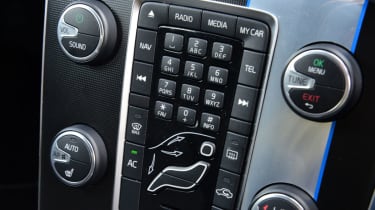 Volvo V40 R-Design centre console details