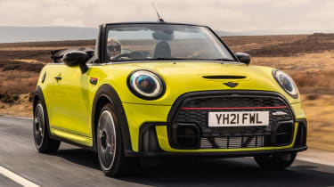 MINI Convertible - front tracking