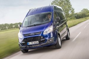 Ford Transit Custom - front action
