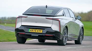 DS No.8 - rear cornering