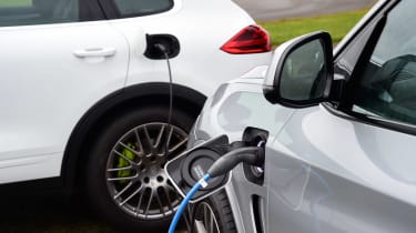 BMW X5 vs Porsche Cayenne - charging