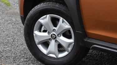 Dacia Duster - wheel