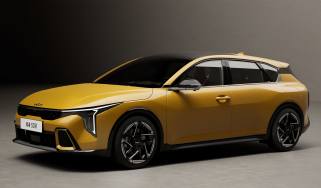 Kia K4 - front studio