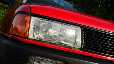 Audi 80 - front light
