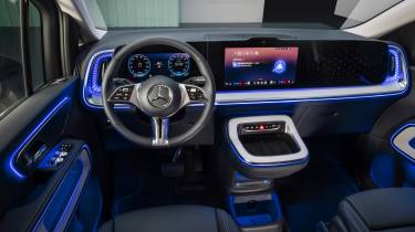 Mercedes VLE - dash