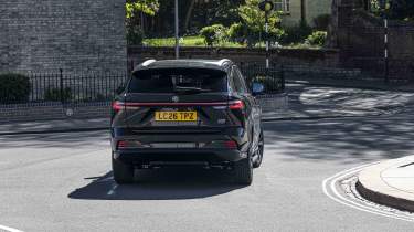 MG HS PHEV - rear cornering, urban