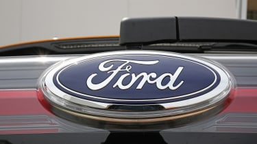 Ford Edge - Ford badge