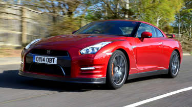 Nissan GT-R - front tracking