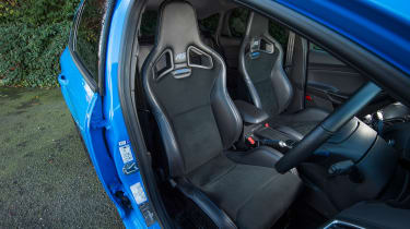 Ford Focus RS Mountune - front seats