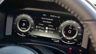 Nissan Qashqai - digital instrument cluster