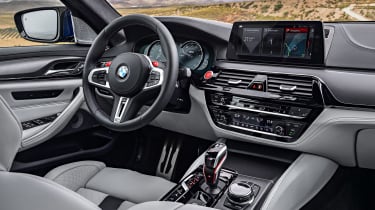 BMW M5 - dash