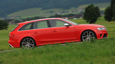 Audi RS4 Avant panning