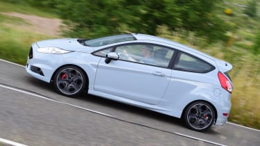 Ford Fiesta ST200 - side