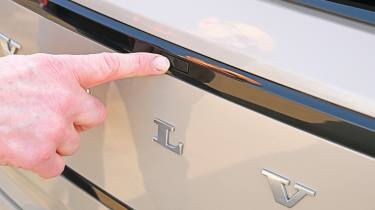 Volvo EX30 Extended Range RWD Plus - boot button