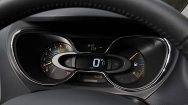 Renault Captur automatic 2014 dials