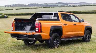 Mitsubishi L200 - tail gate