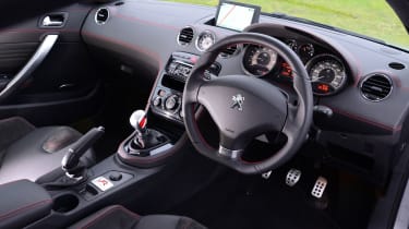 Peugeot RCZ R interior 