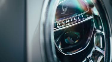 Bentley Bentayga Hybrid - light detail