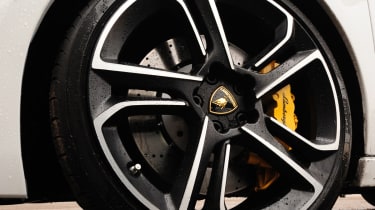 Lamborghini Gallardo LP560-4 wheel detail