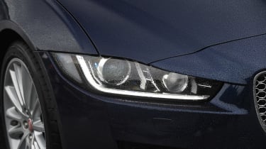 Jaguar XE 200PS - front light