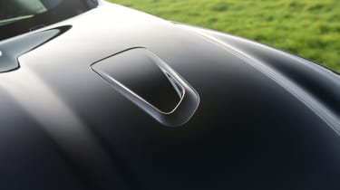 Jaguar F-Pace SVR - bonnet scoop