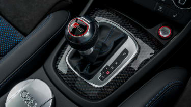 Audi RS Q3 Performance 2016 - gearlever
