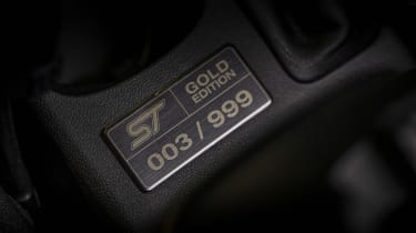Ford Puma ST Gold - plaque