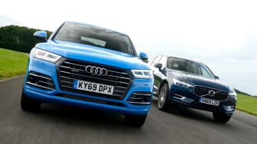 Audi Q5 TFSI e vs Volvo XC60 T8 - front