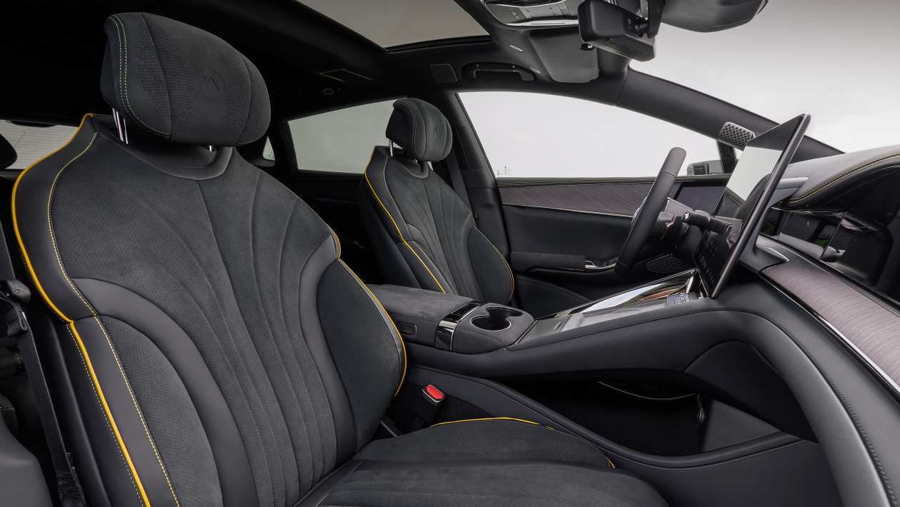 Denza Z9GT front seats detail