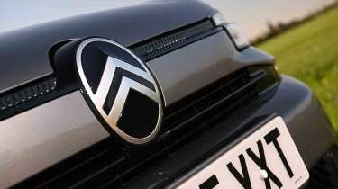 Citroen e-C4 - &#039;Citroen&#039; grille badge 
