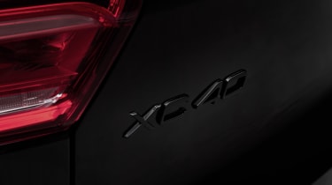 Volvo XC40 Black Edition - badge