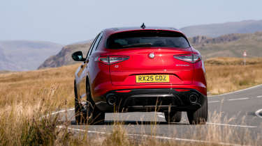 Alfa Romeo Stelvio - rear cornering