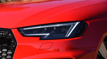 Audi RS 4 - front light