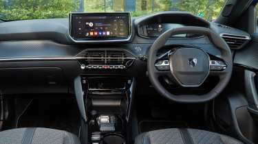Peugeot E-2008 - dash